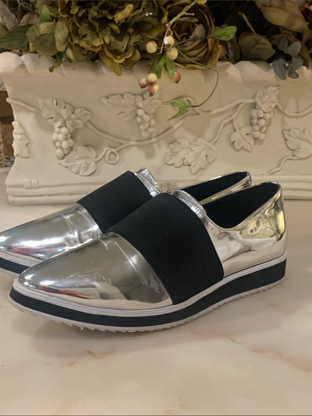 Karl Lagerfeld Chrome/Metallic Silver Black Loafers Sz 37.5